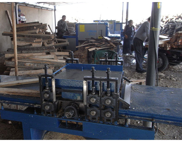 云南省-曲靖市-鋸松木25機(jī)現(xiàn)場(chǎng)