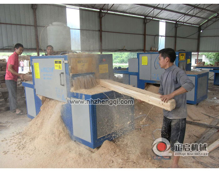 安徽宣城市水東鎮鋸杉木加工現場方木多片鋸15高