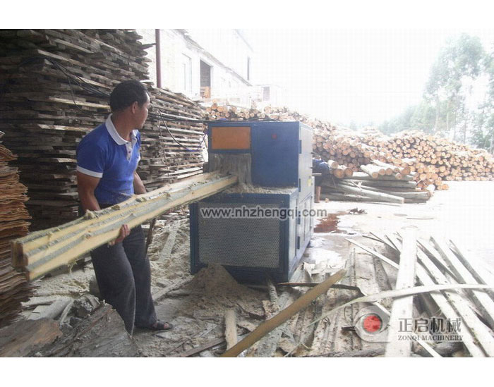 廣西省貴港市平南縣加工25桉木現(xiàn)場(chǎng)